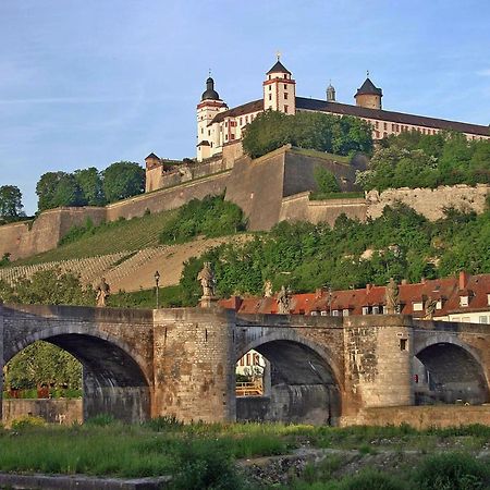 Luxury City Apartment - View Of River And Castle Würzburg Kültér fotó